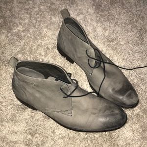 Men's Gray Suede Chukka Boots